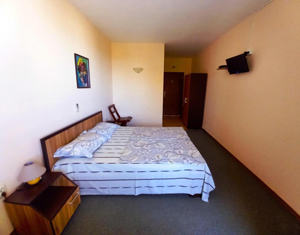 Family Hotel Amore Byala  Exterior photo