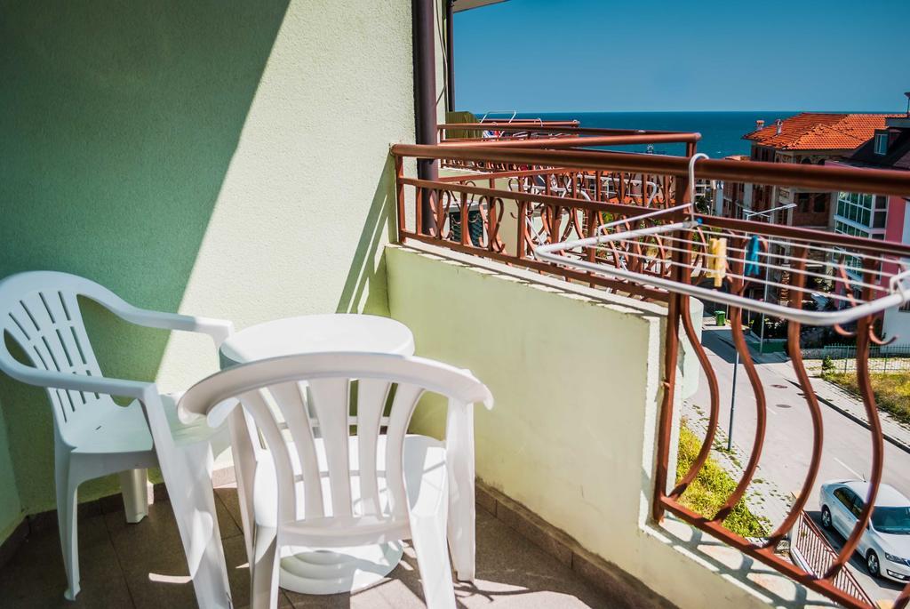 Family Hotel Amore Byala  Exterior photo