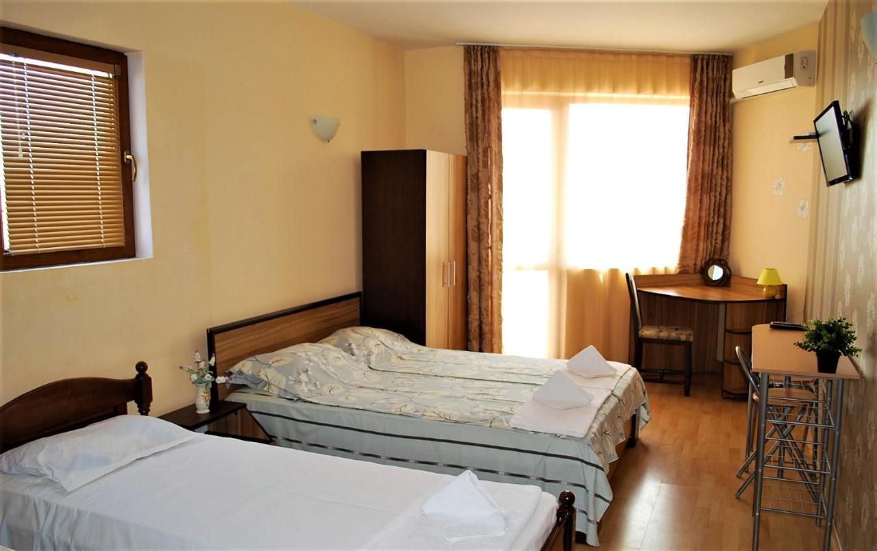 Family Hotel Amore Byala  Exterior photo