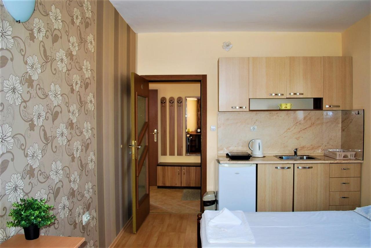 Family Hotel Amore Byala  Exterior photo